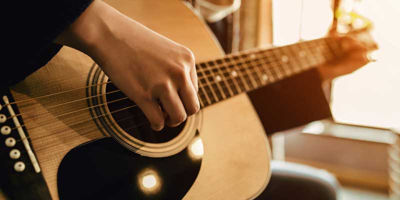 Chơi guitar cho người mới học như thế nào?